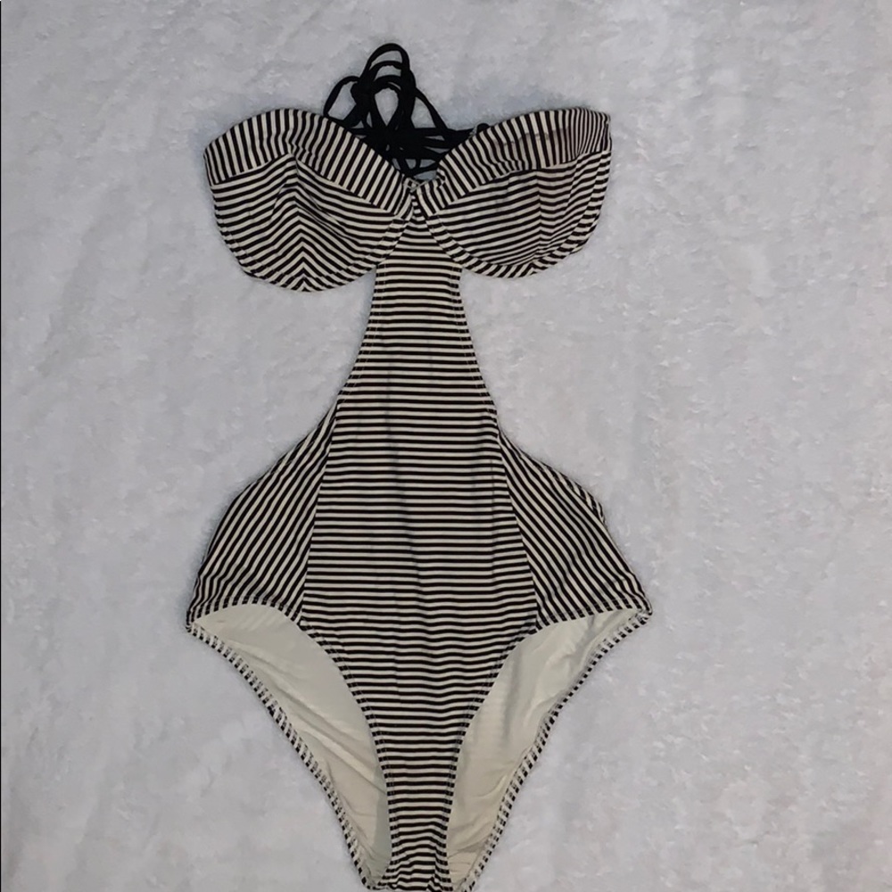 Black and white monokini